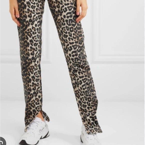 Beautiful jeans by Ganni in animal print Animal print is in